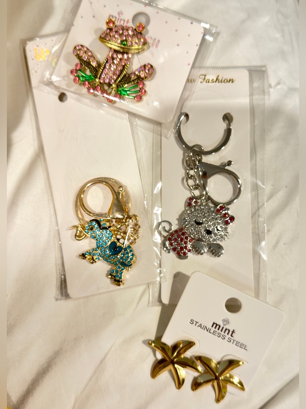 4 for 1 bundle! Sparkling Animal & Palm Charm Keyrings - Pink, Green, Blue, Gold